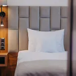 Elements 4*